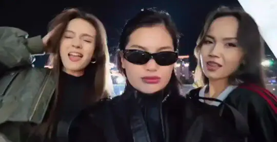 Gangnam Style AI Dance Video Prompt (3-Person Face Swap)